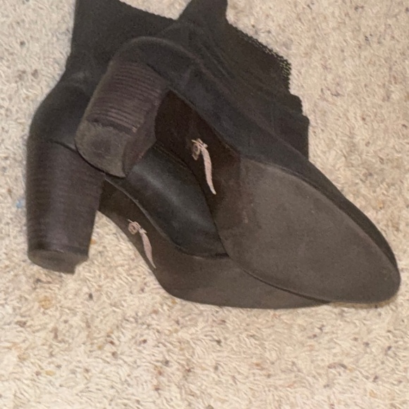 EUC UGG Thames Seaweed Perf Perforated Eyelet Ankle Boot Black Size 7.5 - Picture 8 of 11